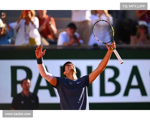 网球比赛高潮时刻:紧张对决与决胜时分的心跳较量 网球比赛高潮时刻:紧张对决与决胜时分的心跳较量