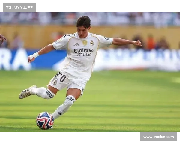 马卡：阿诺德与卡雷拉斯加盟 皇马边路重现两翼齐飞新局面